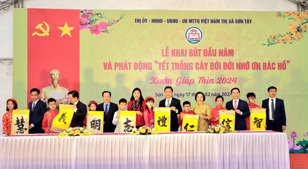 Các đại biểu khai bút đầu năm